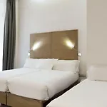 Petit Palace Plaza Hotel