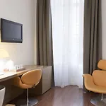 Hotel Petit Palace Plaza
