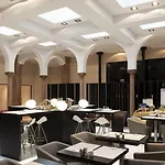 Hotel Petit Palace Plaza