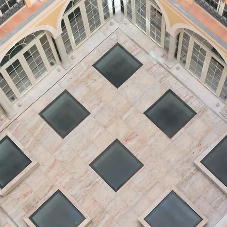 Petit Palace Plaza Hotel