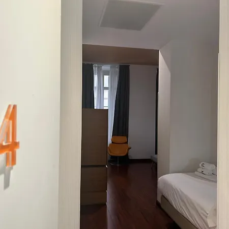Petit Palace Plaza מלון 4*