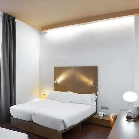 Petit Palace Plaza Szálloda 4*