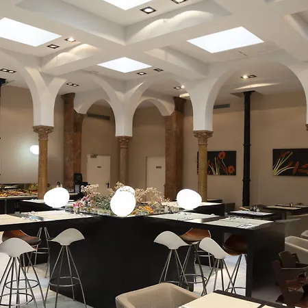 Petit Palace Plaza Szálloda 4*