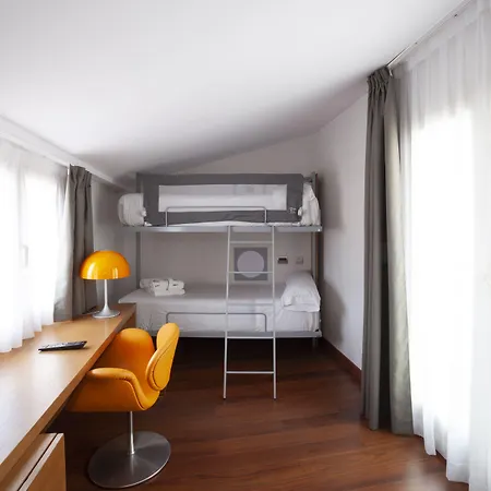 Szálloda Petit Palace Plaza 4*