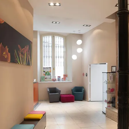 Hotell Petit Palace Plaza 4*