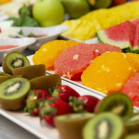 Petit Palace Plaza 4*