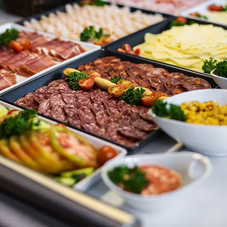 Hotel Petit Palace Plaza 4*