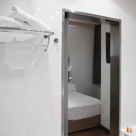 Hotel Petit Palace Plaza 4*