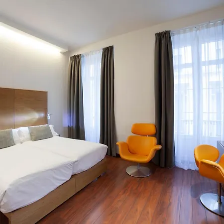 Petit Palace Plaza Hotel 4*